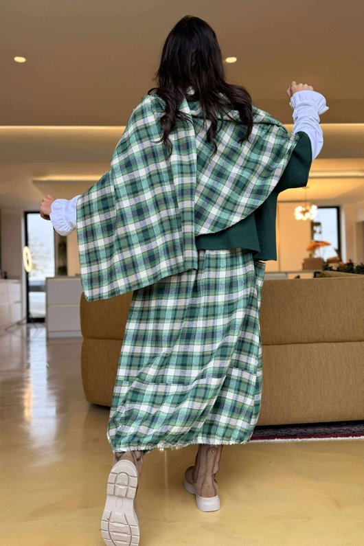 Roberta Plaid Brushed Cotton Drape Cape Clover